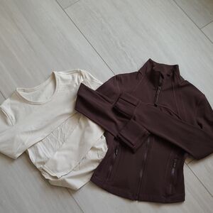 PENDING!!! Poshmark has not updated!!!!! Lululemon!! 2 Tops! Size 4!!